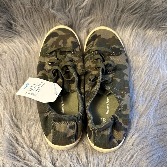 Time And Tru Camo Shoes Womens Size 6 1/2 Green Slip On Stretchy Back Camouflage - Picture 5 of 6